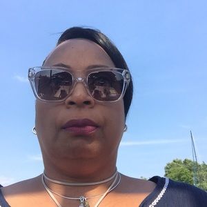 Meet your Posher, Marcia